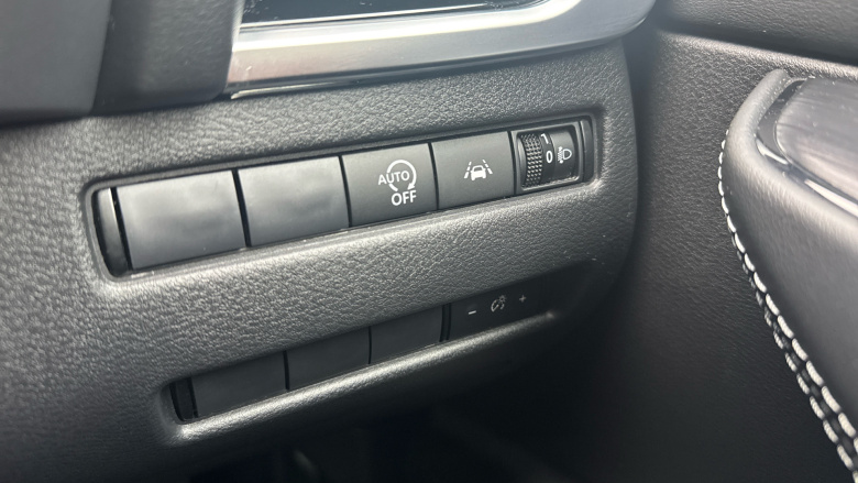 Nissan Qashqai 1.3 DiG-T MH N-Connecta 5dr Petrol Hatchback